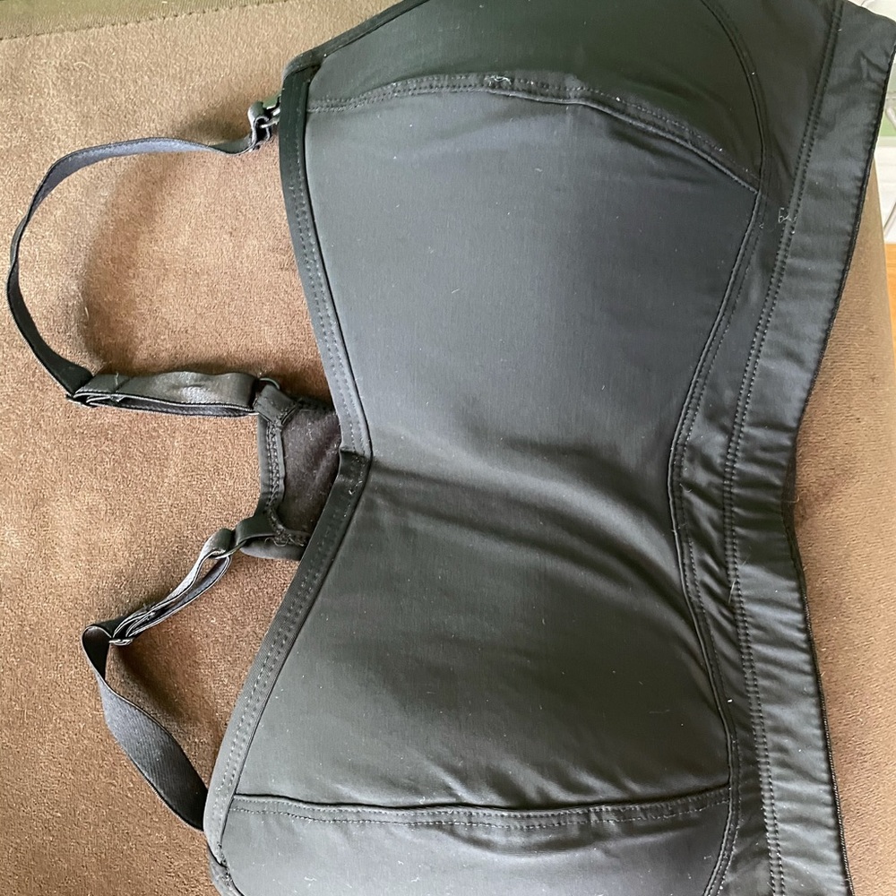 Black nursing sports bra
